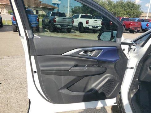 New 2026 Chevrolet Equinox EV LT image 16