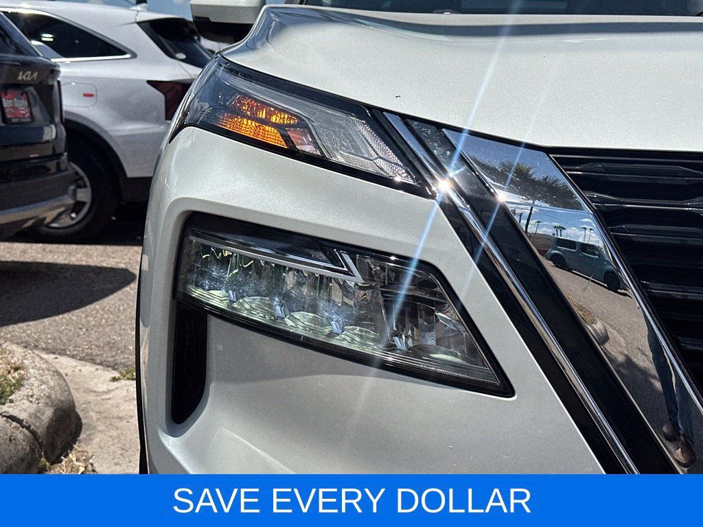 Used 2023 Nissan Rogue SV w/ SV Premium Package FWD image 3