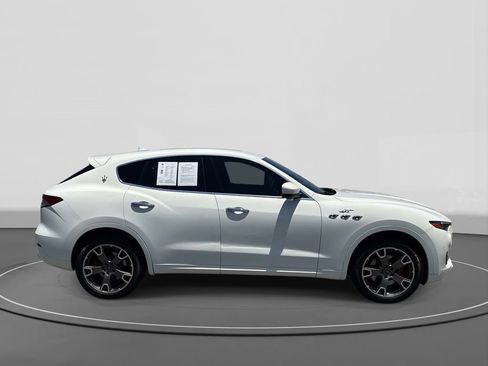 Used 2023 Maserati Levante GT AWD/4WD image 3