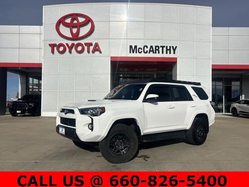 Used 2018 Toyota 4Runner TRD Off-Road image 1