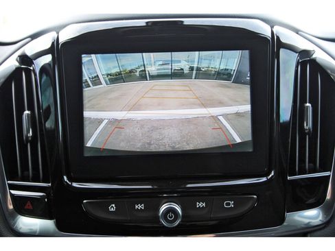 Used 2018 Chevrolet Traverse LT FWD image 25