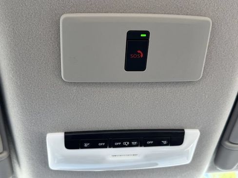 Used 2025 Nissan Versa SR w/ Trunk Package FWD image 23