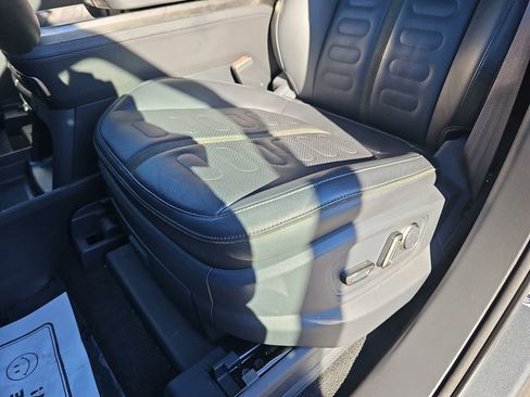 Used 2022 Rivian R1T Launch Edition image 34