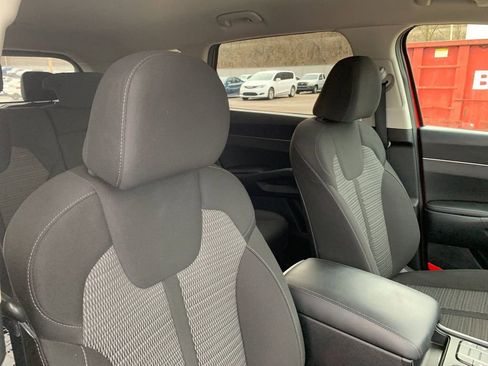Used 2023 Kia Sorento LX image 20