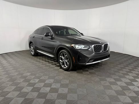 Used 2025 BMW X4 xDrive30i AWD/4WD image 3
