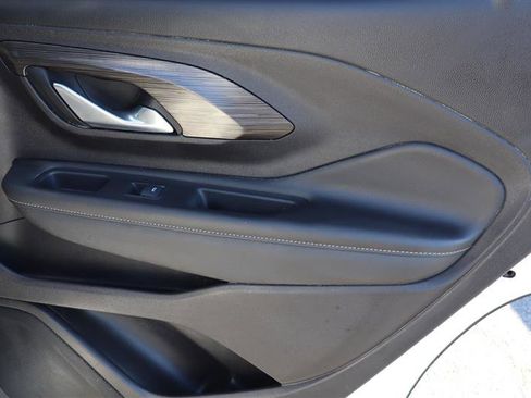 Used 2024 GMC Terrain SLE image 11