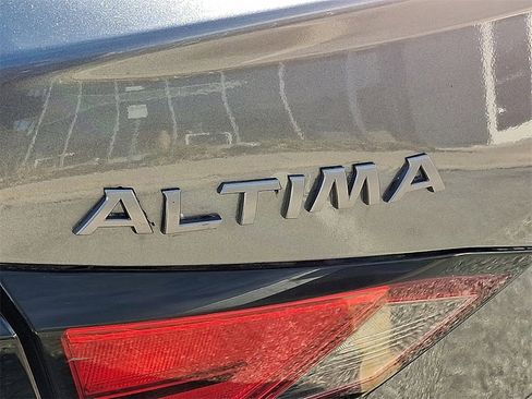 Used 2024 Nissan Altima 2.5 SV image 29