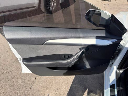 Used 2022 Tesla Model 3 Long Range AWD/4WD image 18