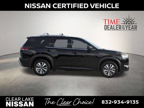 Certified 2025 Nissan Pathfinder SL FWD image 9