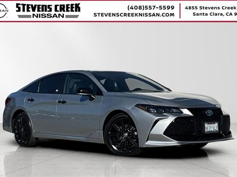 Used 2022 Toyota Avalon XSE image 1
