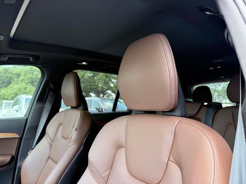 Certified 2024 Volvo XC90 T8 Plus AWD/4WD image 10