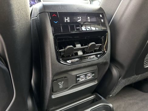 New 2025 Jeep Grand Cherokee L Altitude image 23