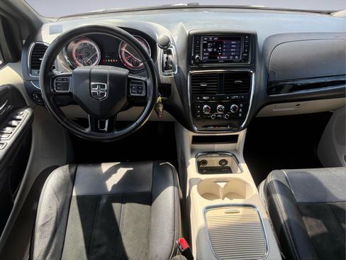 Used 2018 Dodge Grand Caravan SXT FWD image 19