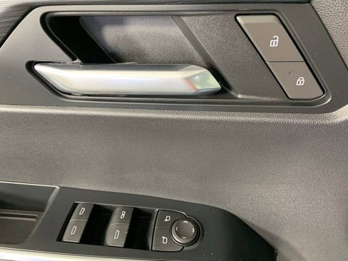 Used 2025 GMC Acadia Elevation image 31