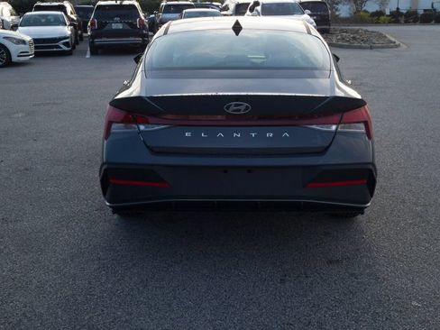 New 2026 Hyundai Elantra SE FWD image 6