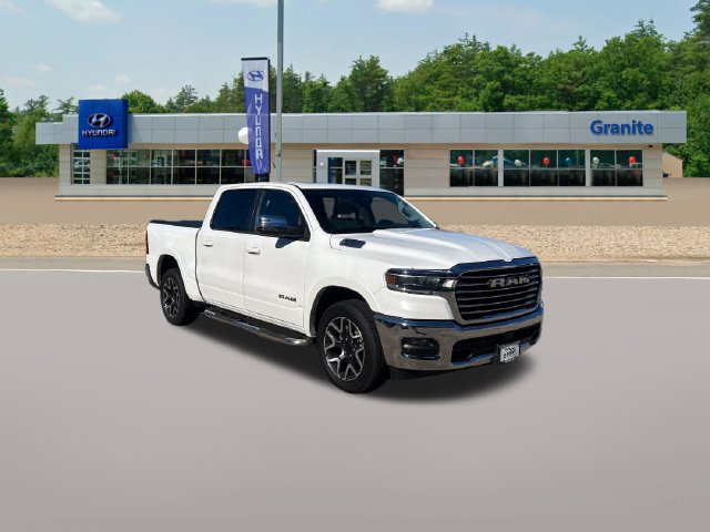 Used 2025 RAM 1500 Laramie AWD/4WD image 3