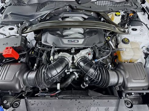 Used 2025 Ford Mustang GT Premium RWD image 31