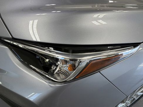 Certified 2025 Subaru Impreza 2.0i image 10