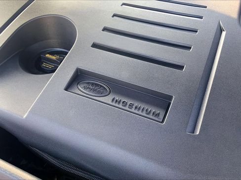 Used 2025 Land Rover Range Rover Sport image 32