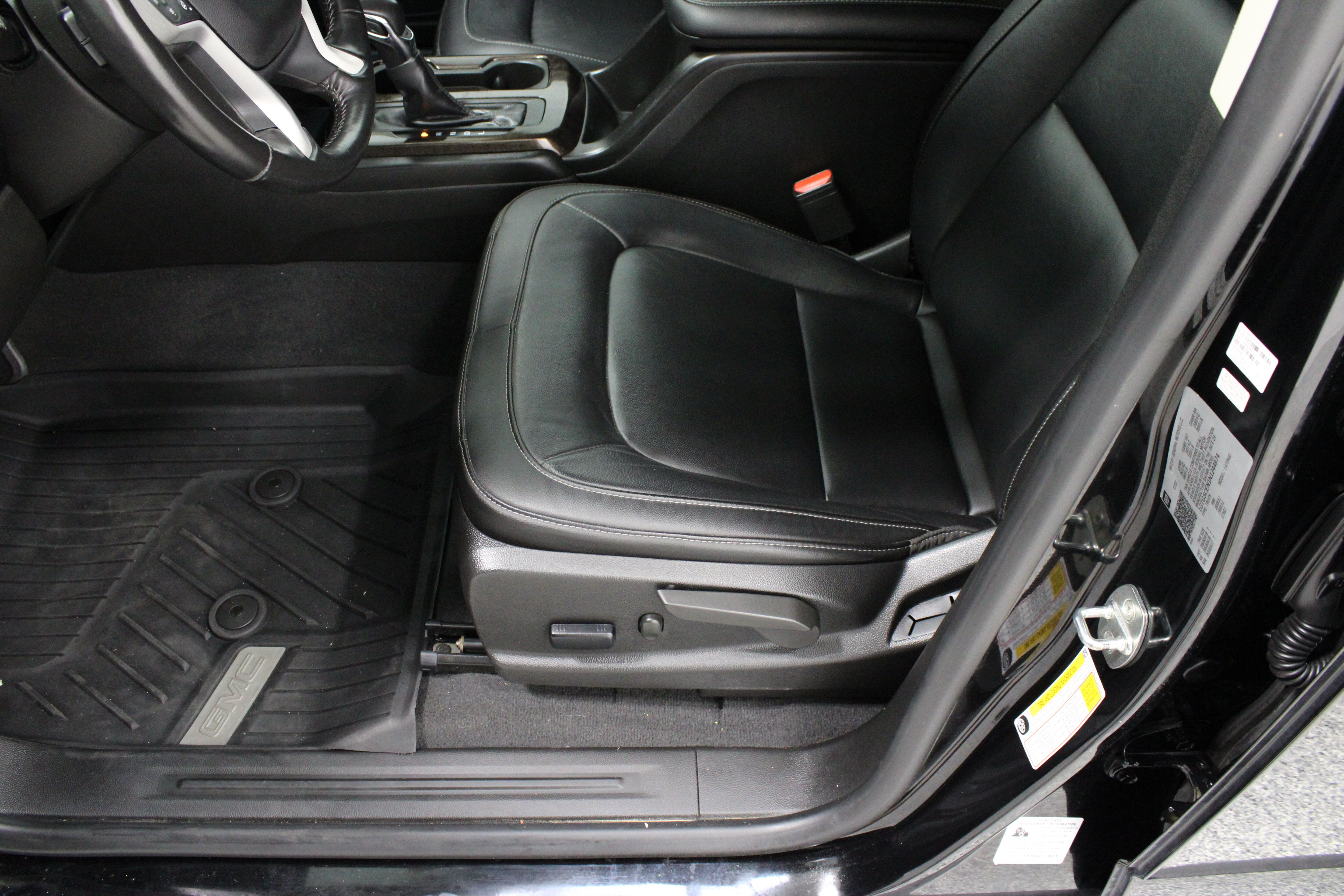 Used 2022 GMC Canyon Elevation w/ Elevation Premium Package RWD image 15