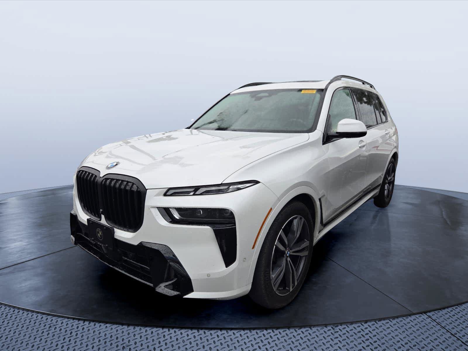 Used 2024 BMW X7 xDrive40i w/ M Sport Package AWD/4WD image 2