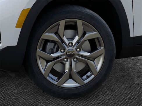 New 2026 Kia Seltos LX image 9