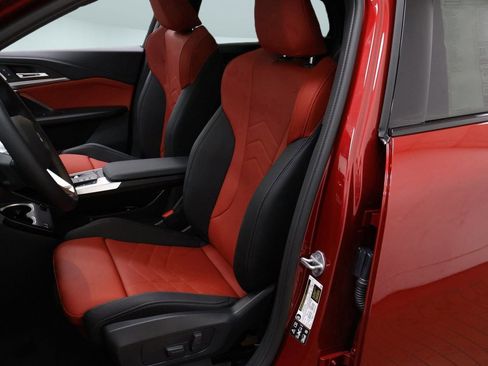 Used 2025 BMW X2 xDrive28i w/ Convenience Package image 3