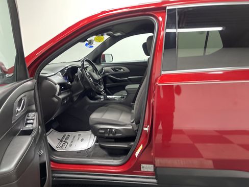Used 2022 Chevrolet Traverse LT FWD image 9