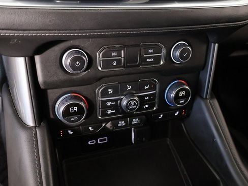 Used 2024 Chevrolet Tahoe Z71 w/ Luxury Package image 8