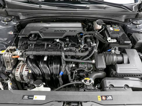 Used 2024 Hyundai Elantra SE FWD image 7