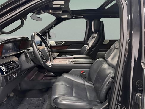 Used 2023 Lincoln Navigator Reserve image 26
