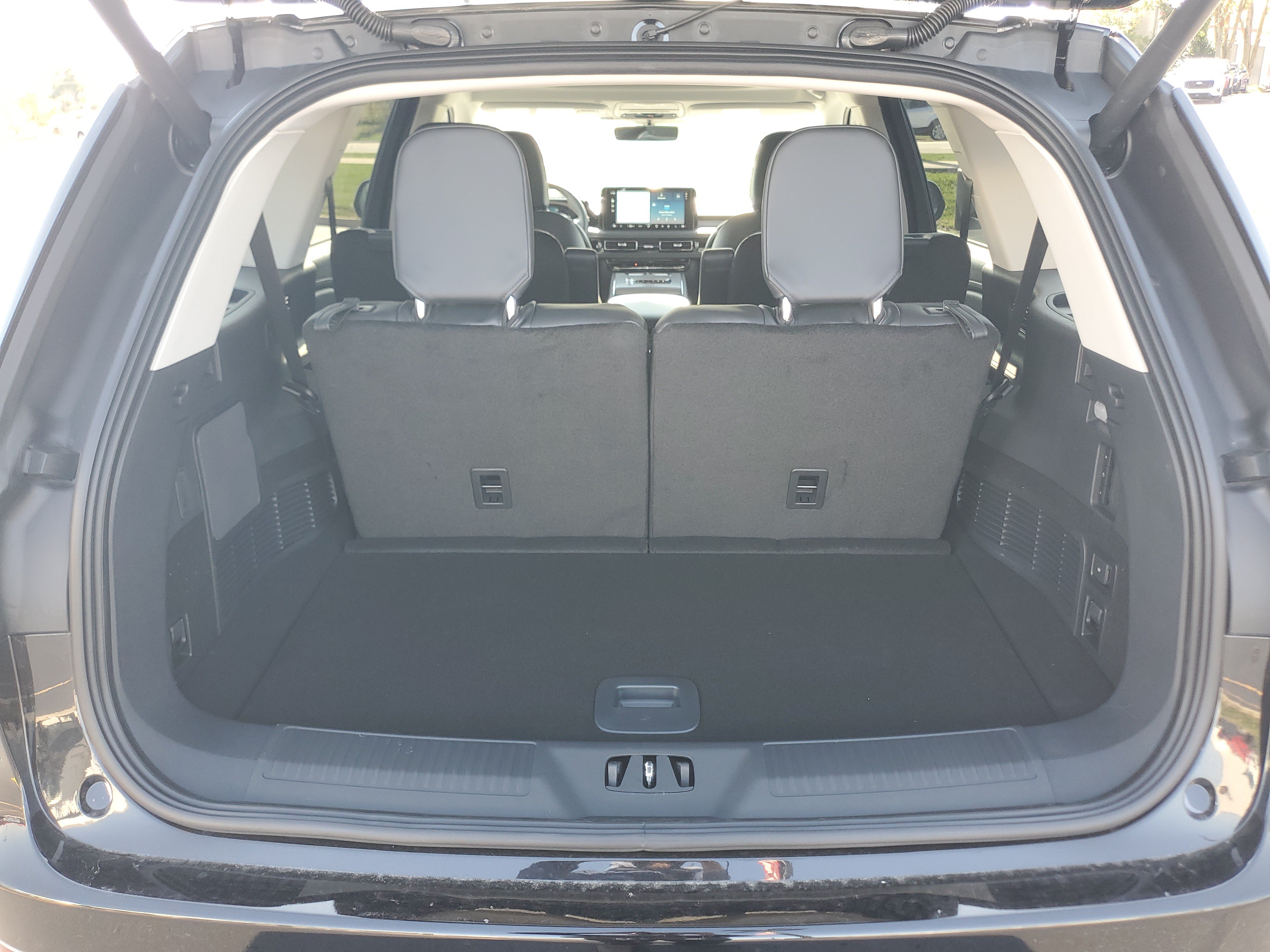 New 2027 Lincoln Aviator AWD image 29