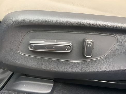 Used 2023 Honda HR-V EX-L image 17