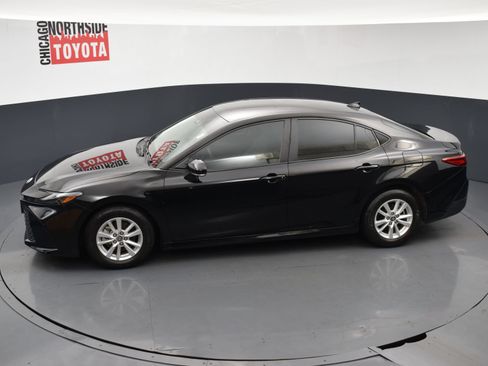 Used 2025 Toyota Camry LE FWD image 19