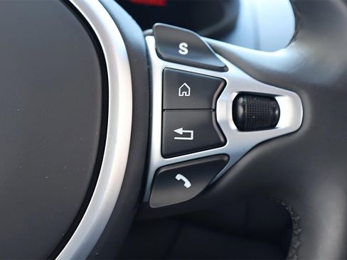 Used 2021 Aston Martin V8 Vantage Coupe image 20