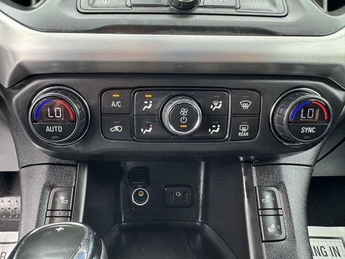 Used 2019 GMC Acadia SLE AWD/4WD image 17