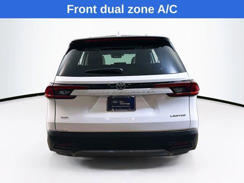 Used 2025 Toyota Grand Highlander AWD image 11