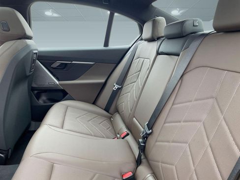 Used 2026 BMW 530i w/ Premium Package RWD image 29