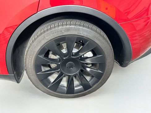 Used 2023 Tesla Model Y Long Range image 11