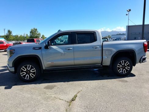 Used 2023 GMC Sierra 1500 AT4 w/ Technology Package AWD/4WD image 5
