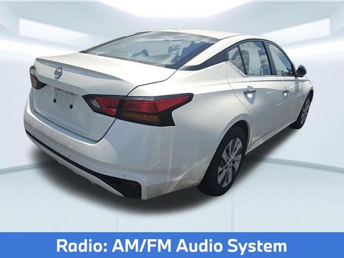 Used 2025 Nissan Altima 2.5 S FWD image 2