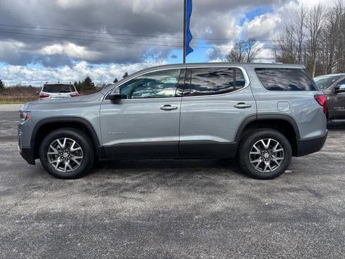 Used 2023 GMC Acadia SLE image 4