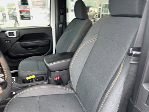 Used 2024 Jeep Wrangler Willys image 15