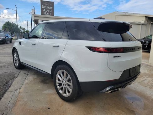 Used 2025 Land Rover Range Rover Sport SE AWD/4WD image 6