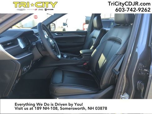 New 2025 Jeep Grand Cherokee Limited image 9