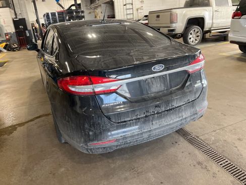 Used 2017 Ford Fusion SE w/ Fusion SE Technology Package image 10
