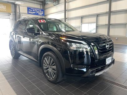Used 2025 Nissan Pathfinder SL w/ SL Premium Package