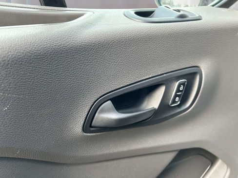 Used 2023 Ford Transit 350 XLT image 17