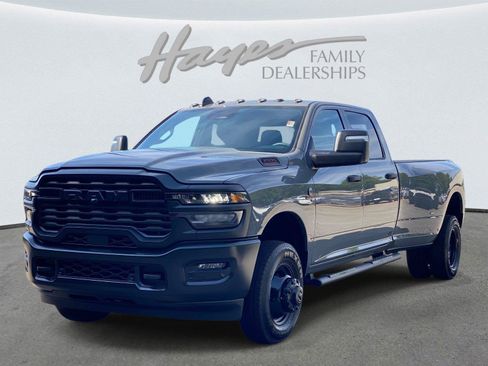 New 2026 RAM 3500 Tradesman AWD/4WD image 6