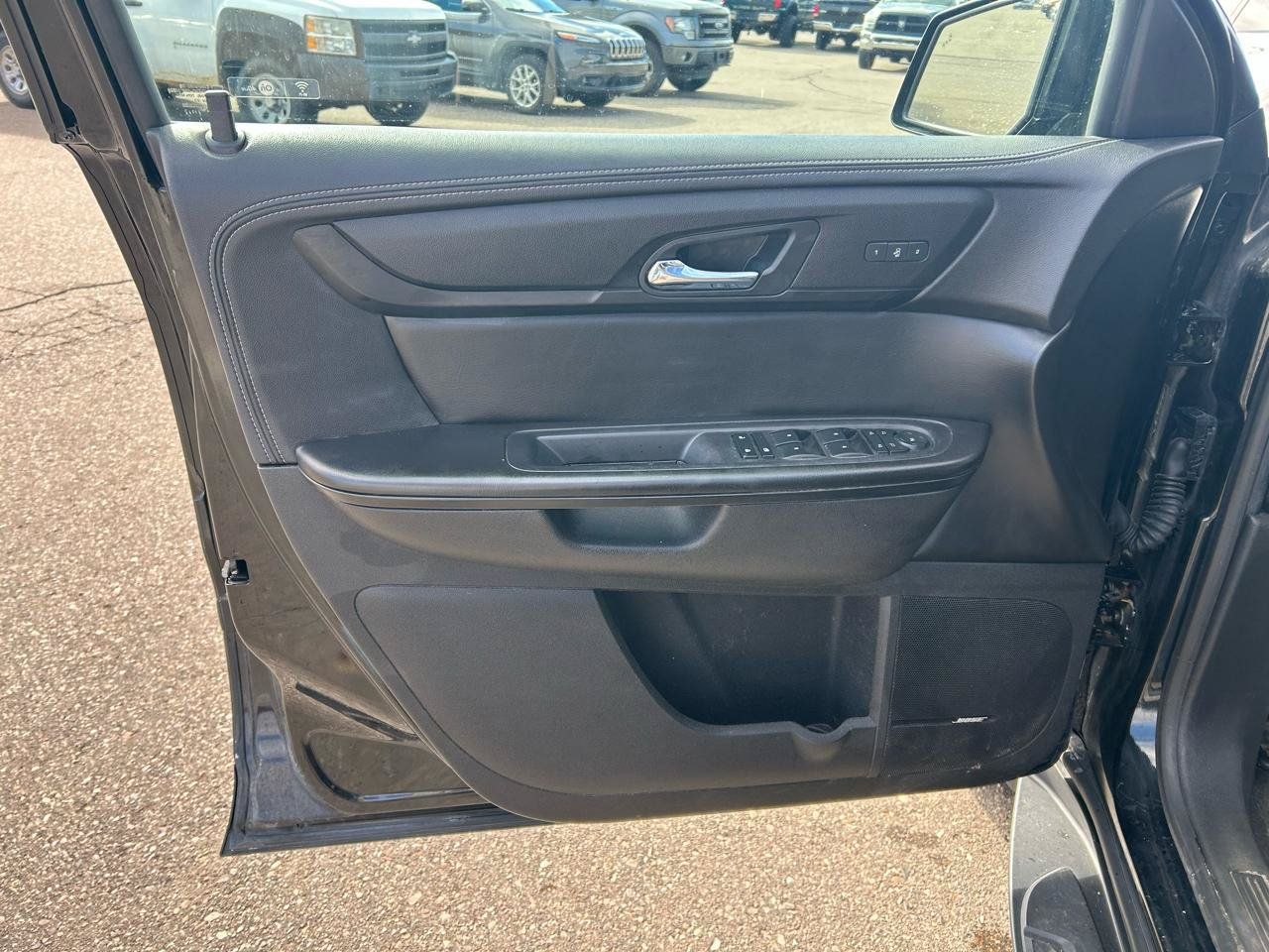 Used 2017 Chevrolet Traverse LT FWD image 15